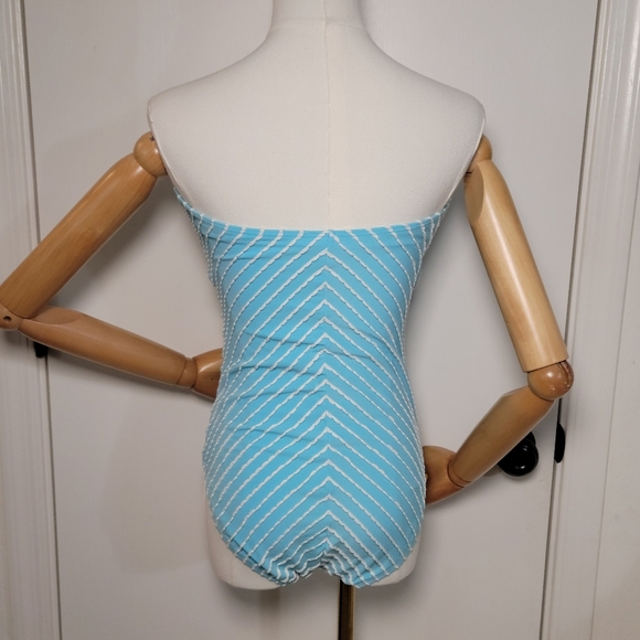 Betsey Johnson Blue & White Scalloped One-Piece Swimsuit Pimup Swim Size Medium - Picture 6 of 10